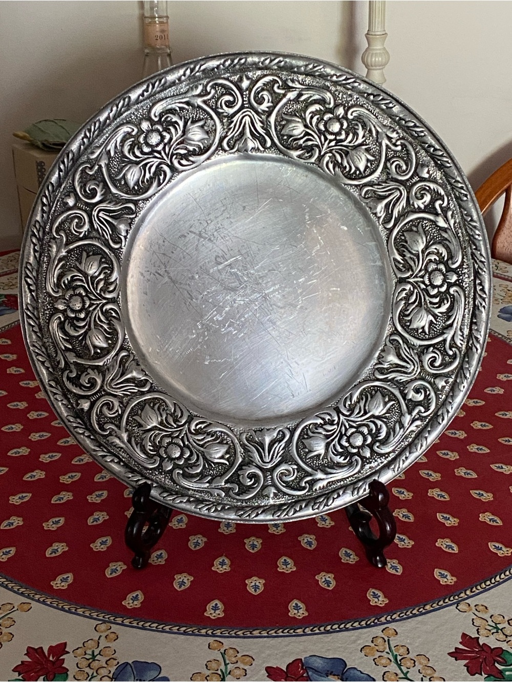 *AS IS* Wilton Armetale - WILLIAM & MARY - MEDIUM Round Tray